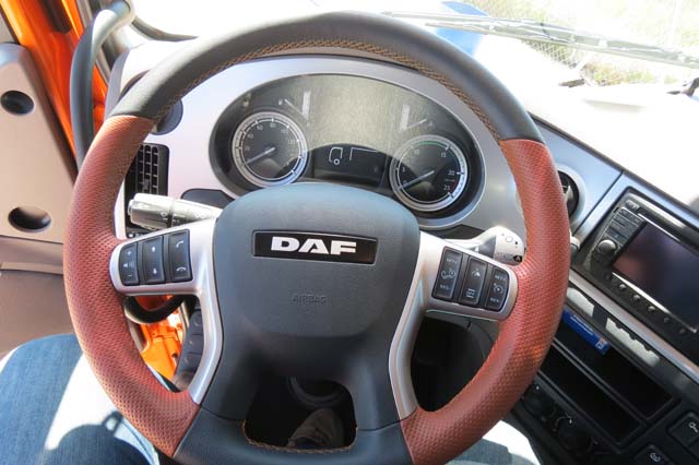 El volante multifunción admite gran número de mandos, entre ellos los del cruise control.